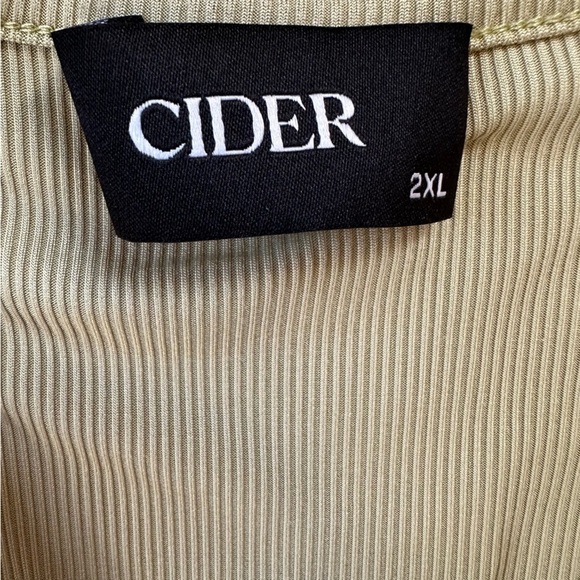 Cider Green Ribbed V Neck Ruched Picket Romper 2X - Picture 7 of 7